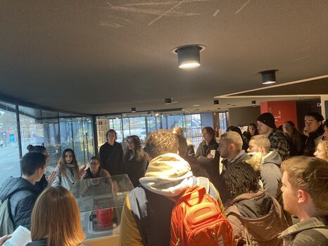 Photo des étudiantes de master HVCI et ISOH au sein du Phénix