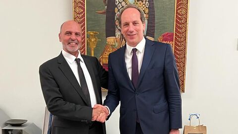 Abdelhakim Artiba, Président de l'UPHF, et la délégation de l'UPHF reçue à la résidence de l'ambassadeur de France en Indonésie, Monsieur Fabien Penone