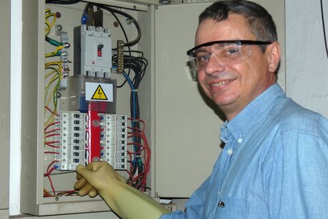 Contrôle d’une armoire électrique : une grande avancée pour les formations - N. Lardenois